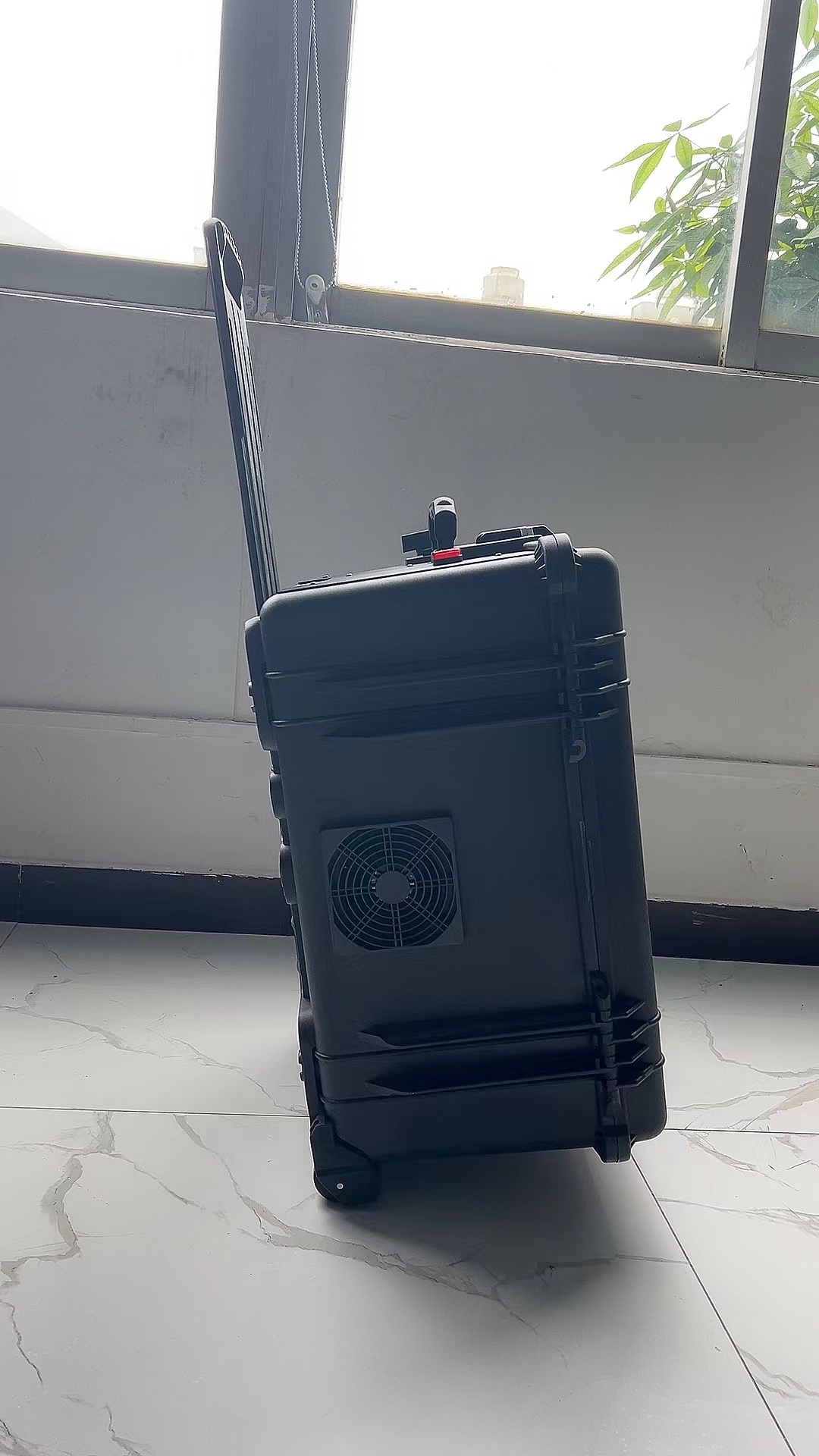 保靖手拉箱型移动通信干扰器